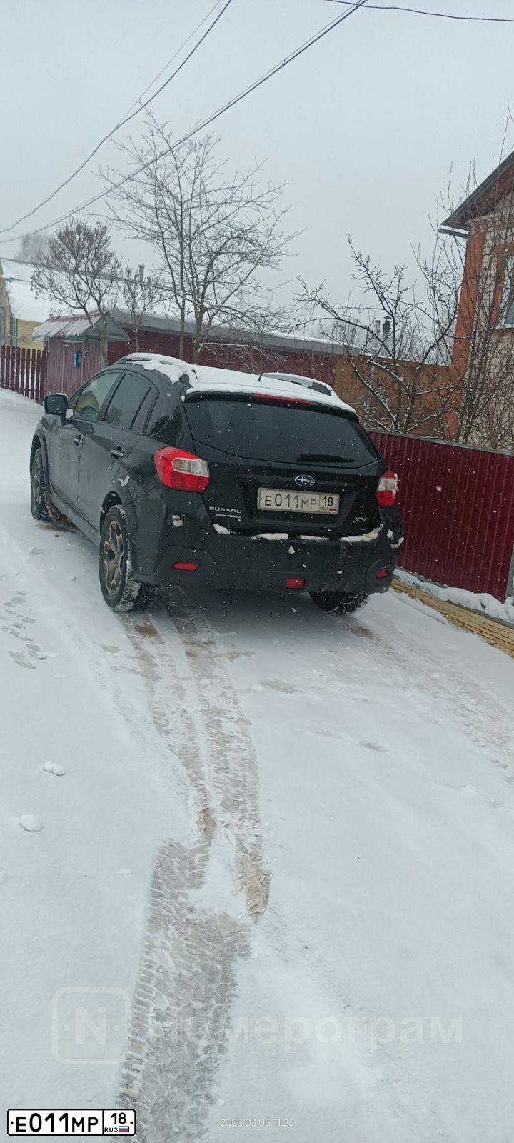 Фото автомобиля SUBARU XV, 2013 — госномер Е415АХ18. Цвет: ЧЕРНЫЙ