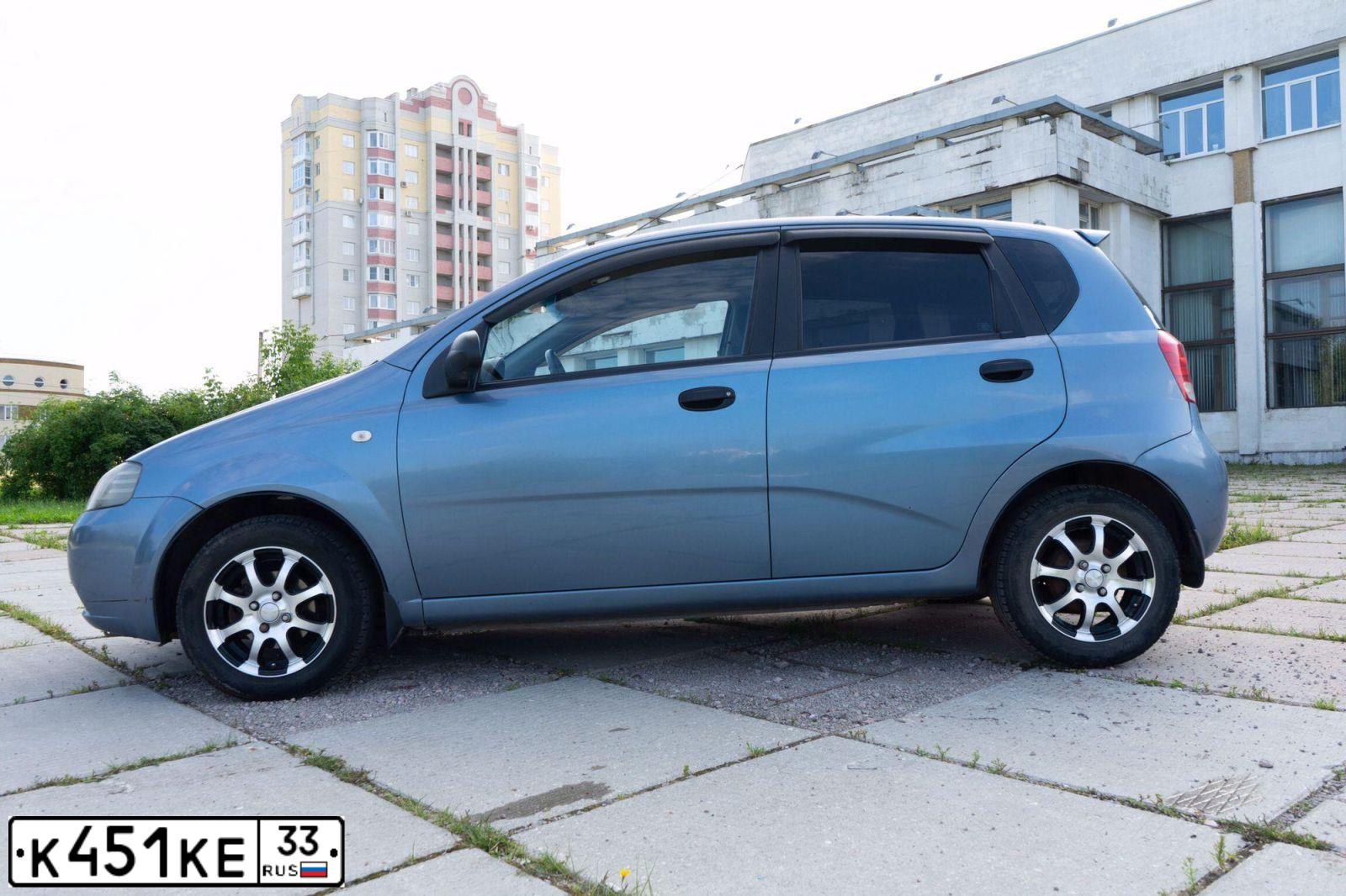 Фото автомобиля CHEVROLET AVEO, 2007 — госномер К451КЕ33. Цвет: синий