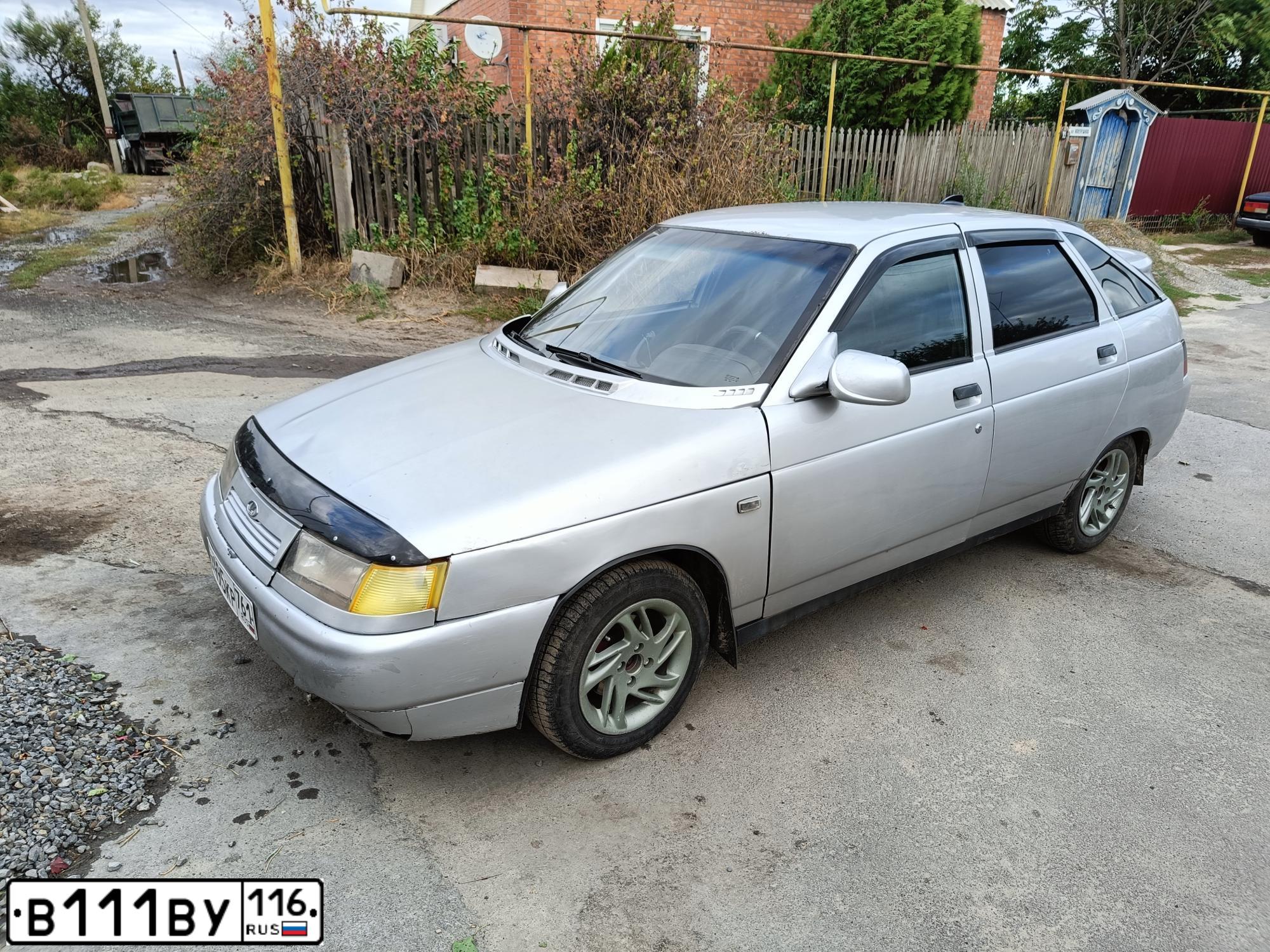 Фото автомобиля LADA 2112, 2005 — госномер В111ВУ116. Цвет: СВЕТЛО-СЕРЕБРИСТЫЙ МЕТАЛЛ