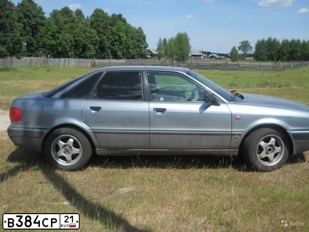 Фото автомобиля AUDI 80, 1992 — госномер В384СР21. Цвет: Серый