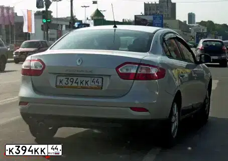 Фото автомобиля RENAULT FLUENCE, 2013 — госномер О232КМ44. Цвет: СВЕТЛО-СЕРЫЙ