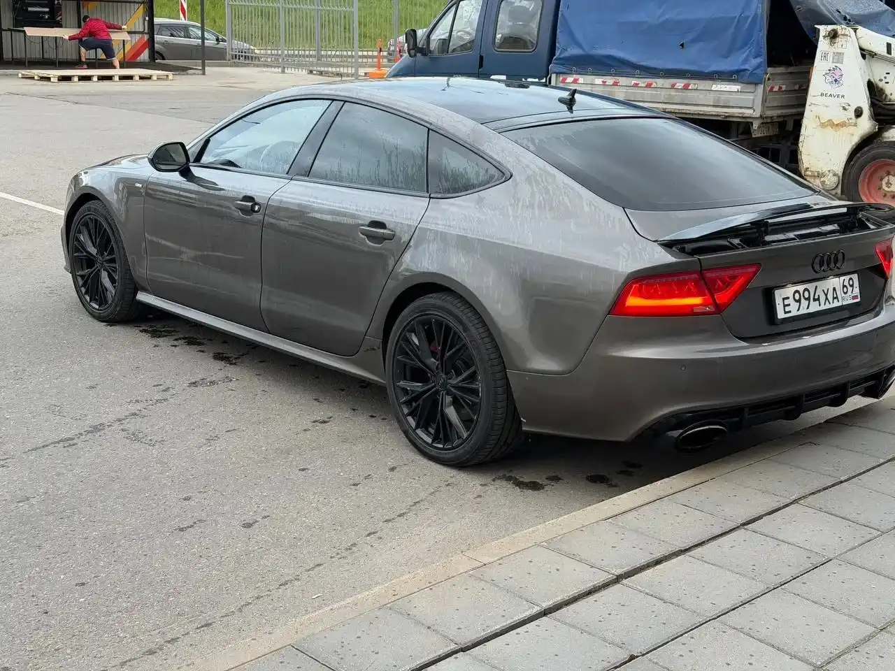 Фото автомобиля AUDI A7, 2011 — госномер Е994ХА69. Цвет: СЕРО-КОРИЧНЕВЫЙ