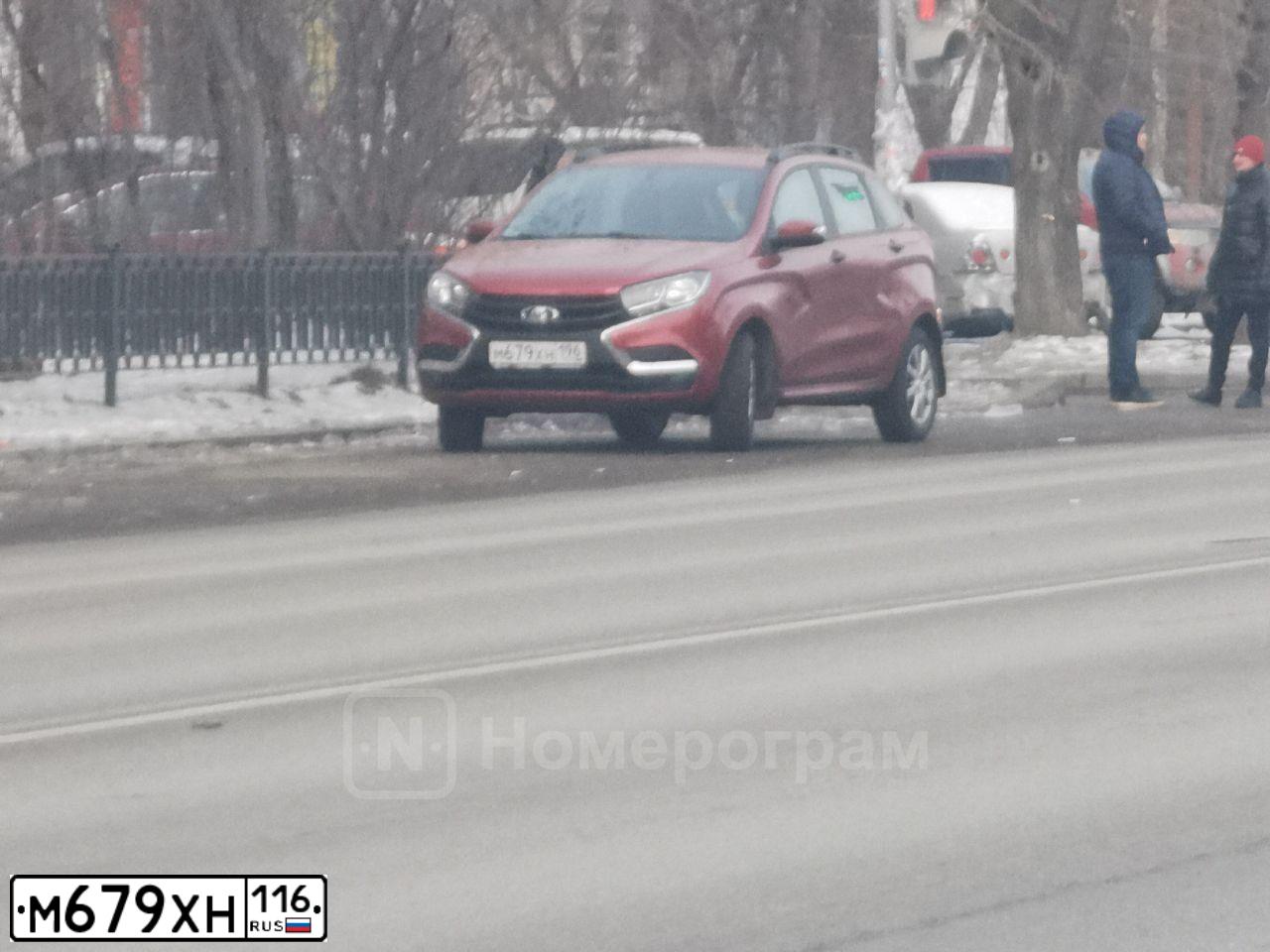 Фото автомобиля LADA 2172 PRIORA, 2010 — госномер Р775ТВ716. Цвет: СИНЕ-ЧЕРНЫЙ