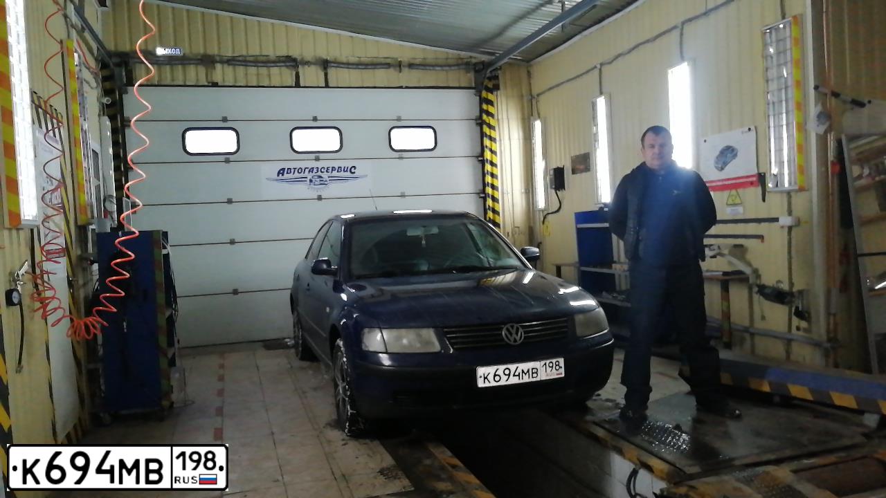 Фото автомобиля VOLKSWAGEN PASSAT, 2000 — госномер Е529МО07. Цвет: синий