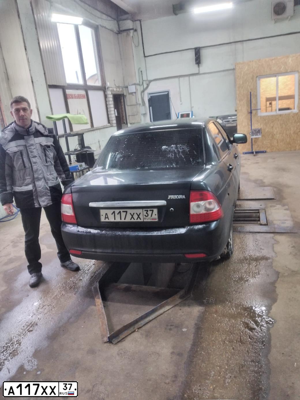 Фото автомобиля LADA 2170 PRIORA, 2012 — госномер А117ХХ37. Цвет: СИНЕ- ЧЕРНЫЙ