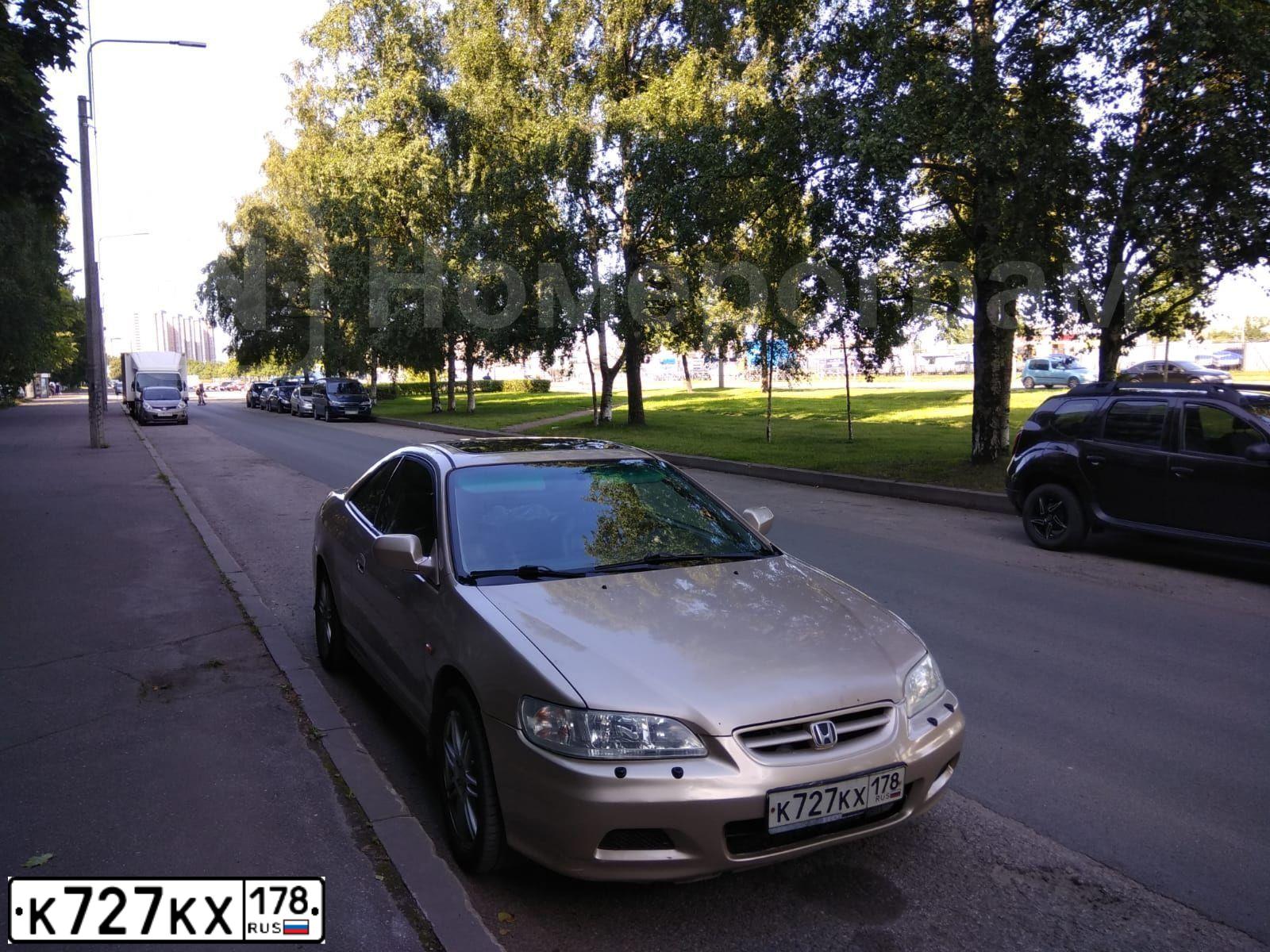 Фото автомобиля HONDA ACCORD, 2002 — госномер К727КХ178. Цвет: ЗОЛОТИСТЫЙ