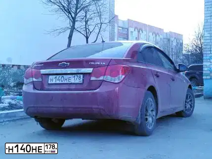 Фото автомобиля CHEVROLET CRUZE, 2010 — госномер У681УМ47. Цвет: Красный