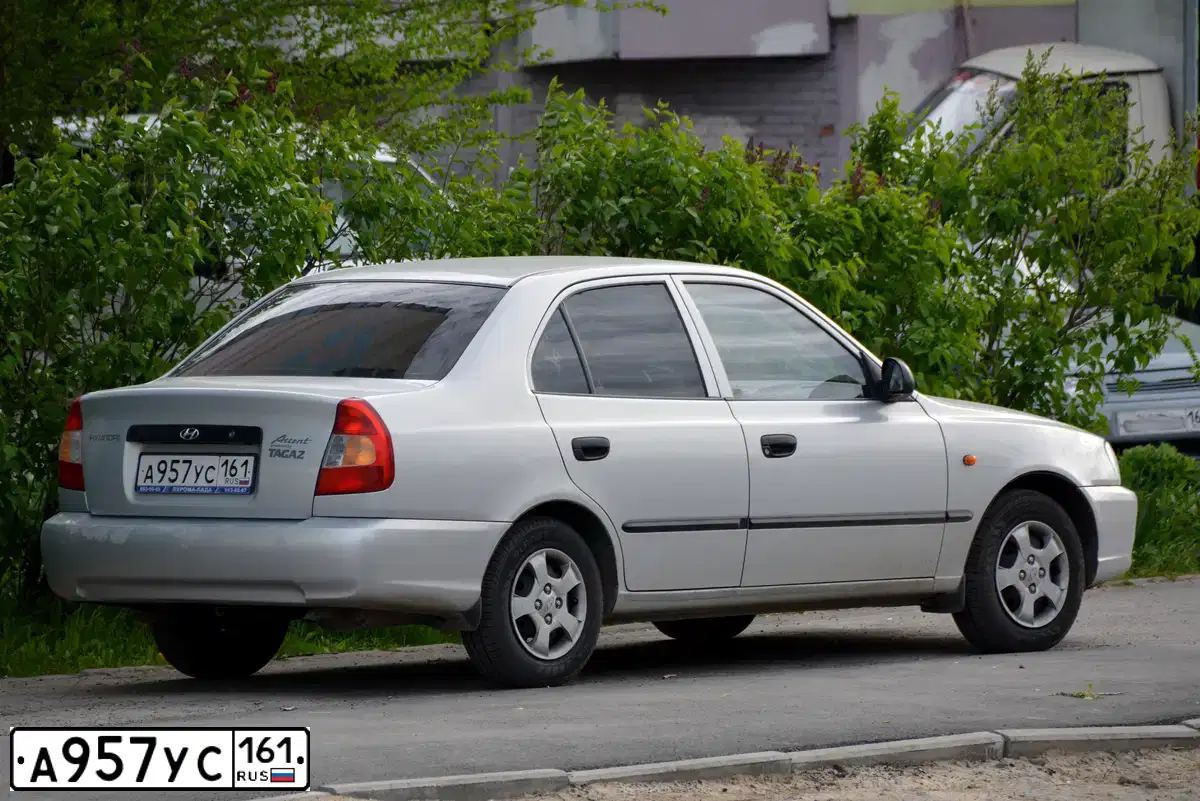 Фото автомобиля TAGAZ Z ACCENT, 2008 — госномер А957УС161. Цвет: СЕРЫЙ