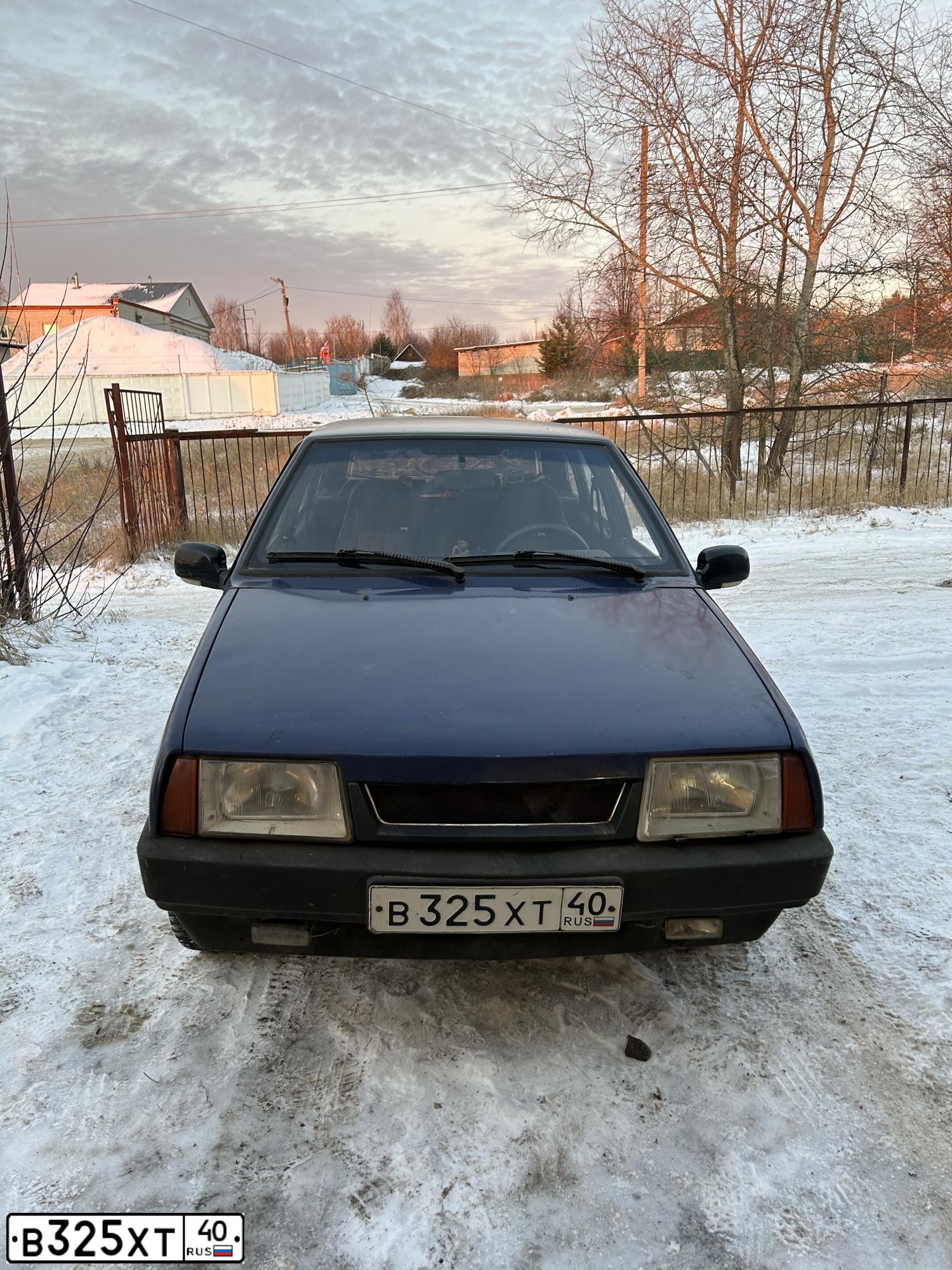 Фото автомобиля LADA 2109 SAMARA, 1998 — госномер В325ХТ40. Цвет: синий
