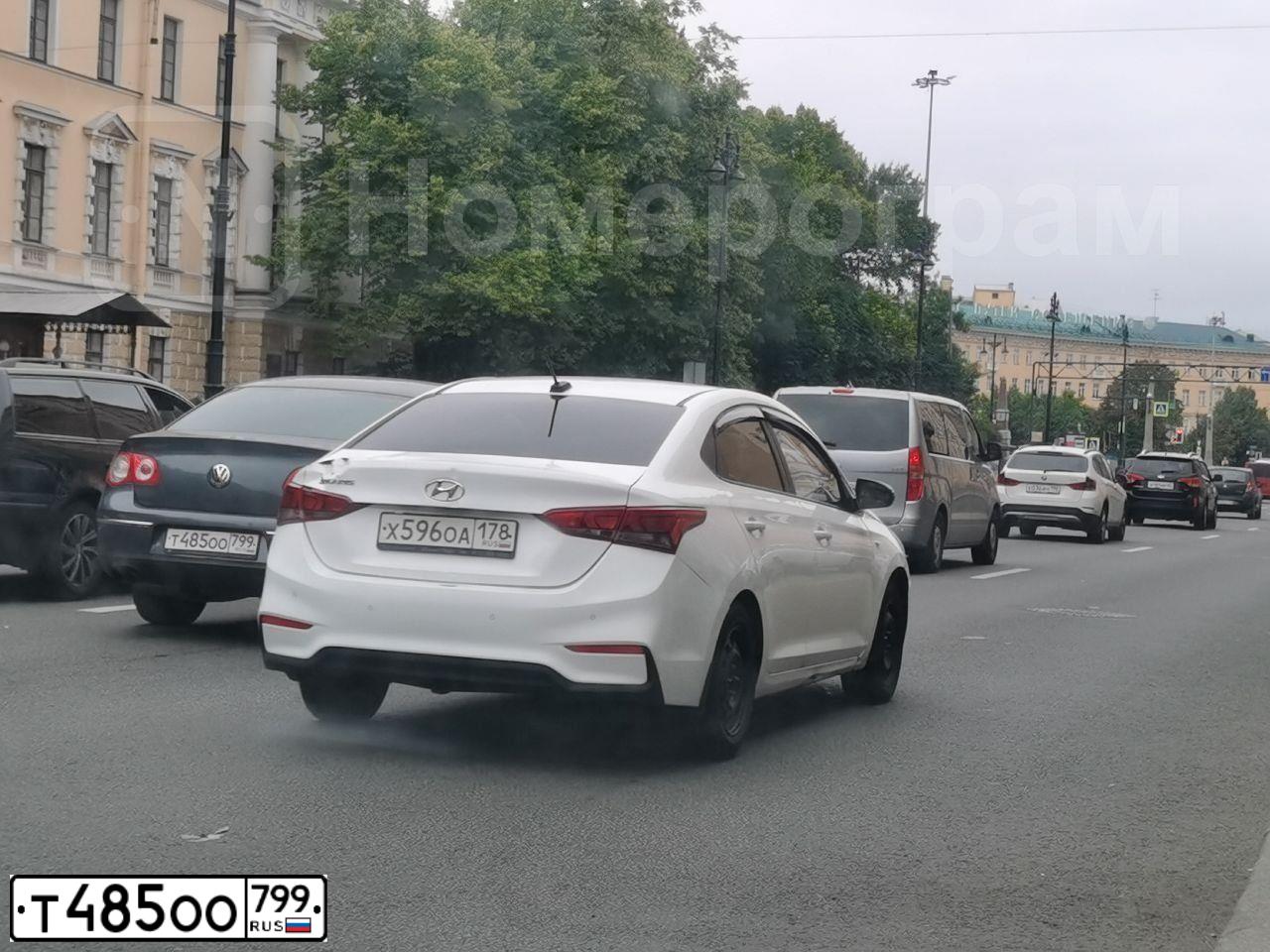 Фото автомобиля VOLKSWAGEN PASSAT, 2008 — госномер Т485ОО799. Цвет: СЕРЫЙ