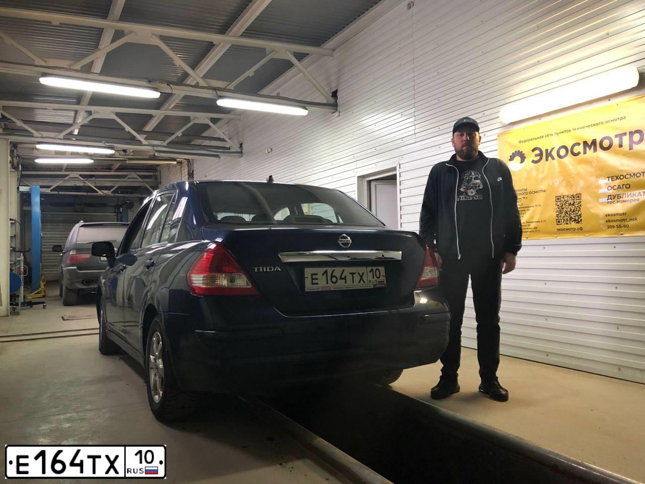 Фото автомобиля NISSAN TIIDA, 2007 — госномер М769ОА154. Цвет: Т.СИНИЙ