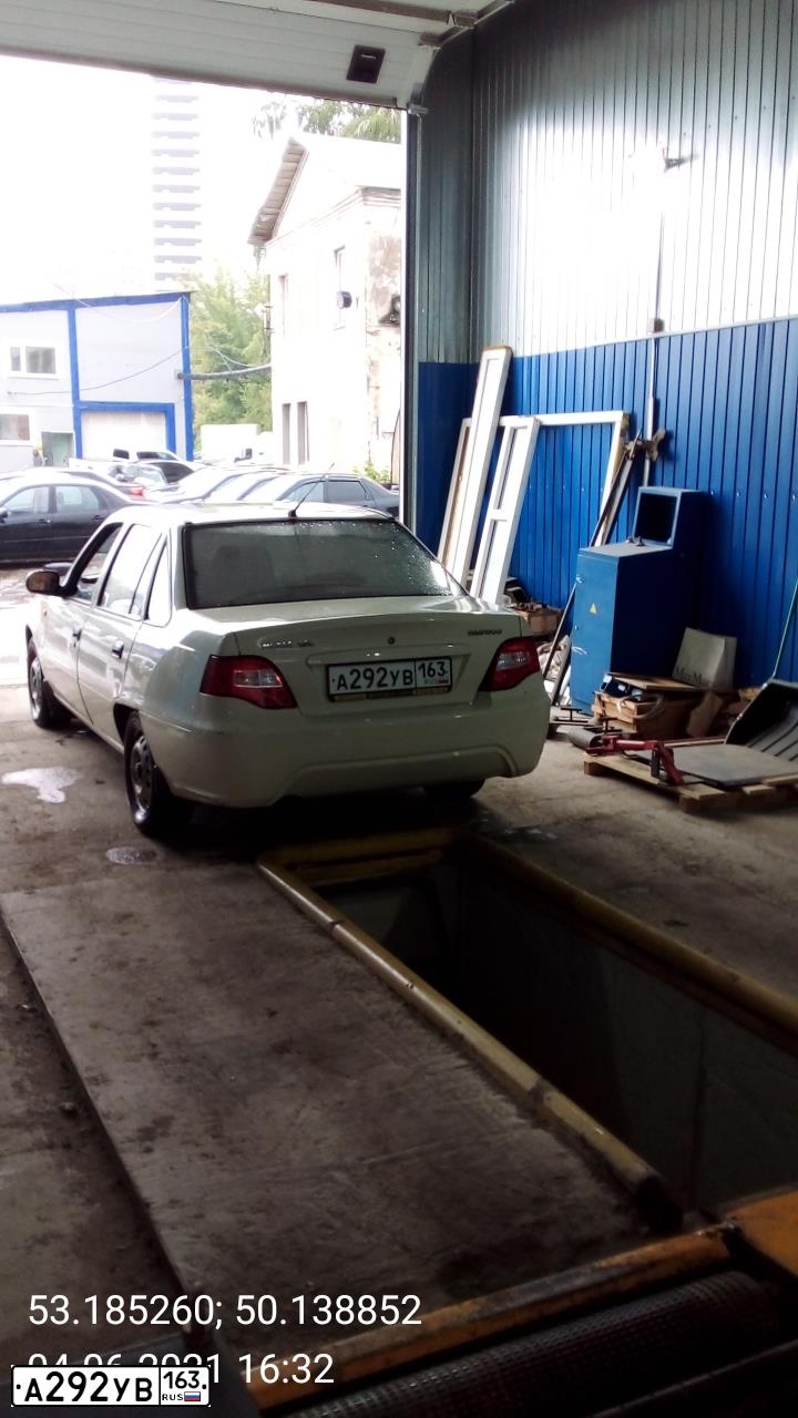 Фото автомобиля LADA 2115 SAMARA, 2004 — госномер А292КВ163. Цвет: СВЕТЛО-СЕРЕБРИСТЫЙ МЕТАЛИК
