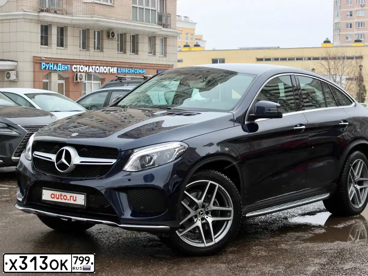 Фото автомобиля MERCEDES GLE-KLASSE, 2019 — госномер О570ЕТ136. Цвет: ЧЕРНЫЙ
