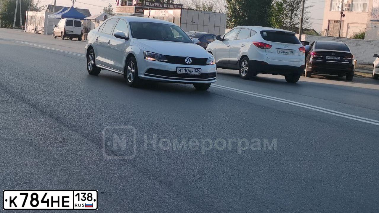 Фото автомобиля CHERY TIGGO 7 PRO, 2020 — госномер К784НЕ138. Цвет: Красный