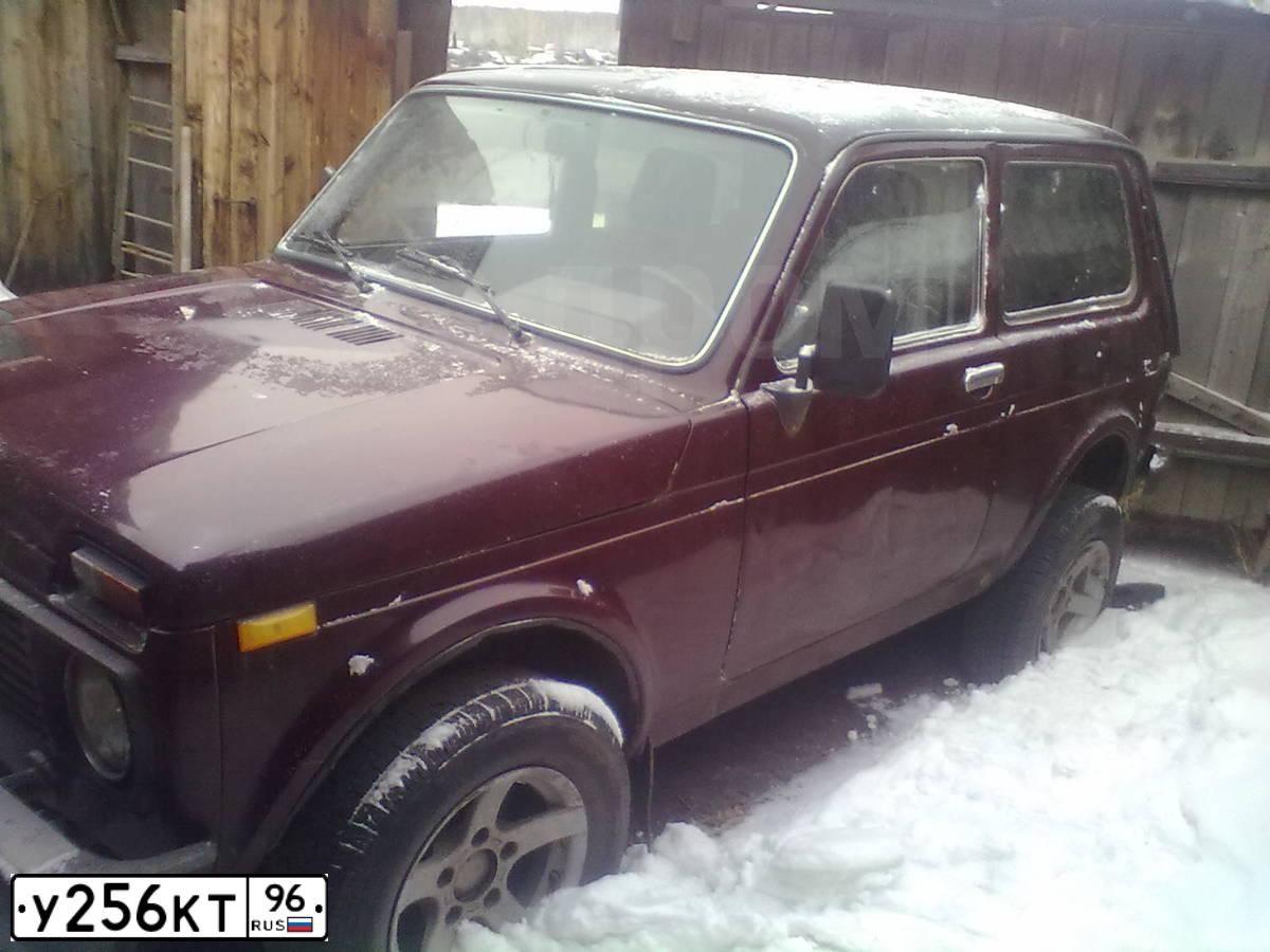 Фото автомобиля LADA 2121 NIVA, 2001 — госномер У256КТ96. Цвет: ТЕМНО-КРАСНЫЙ