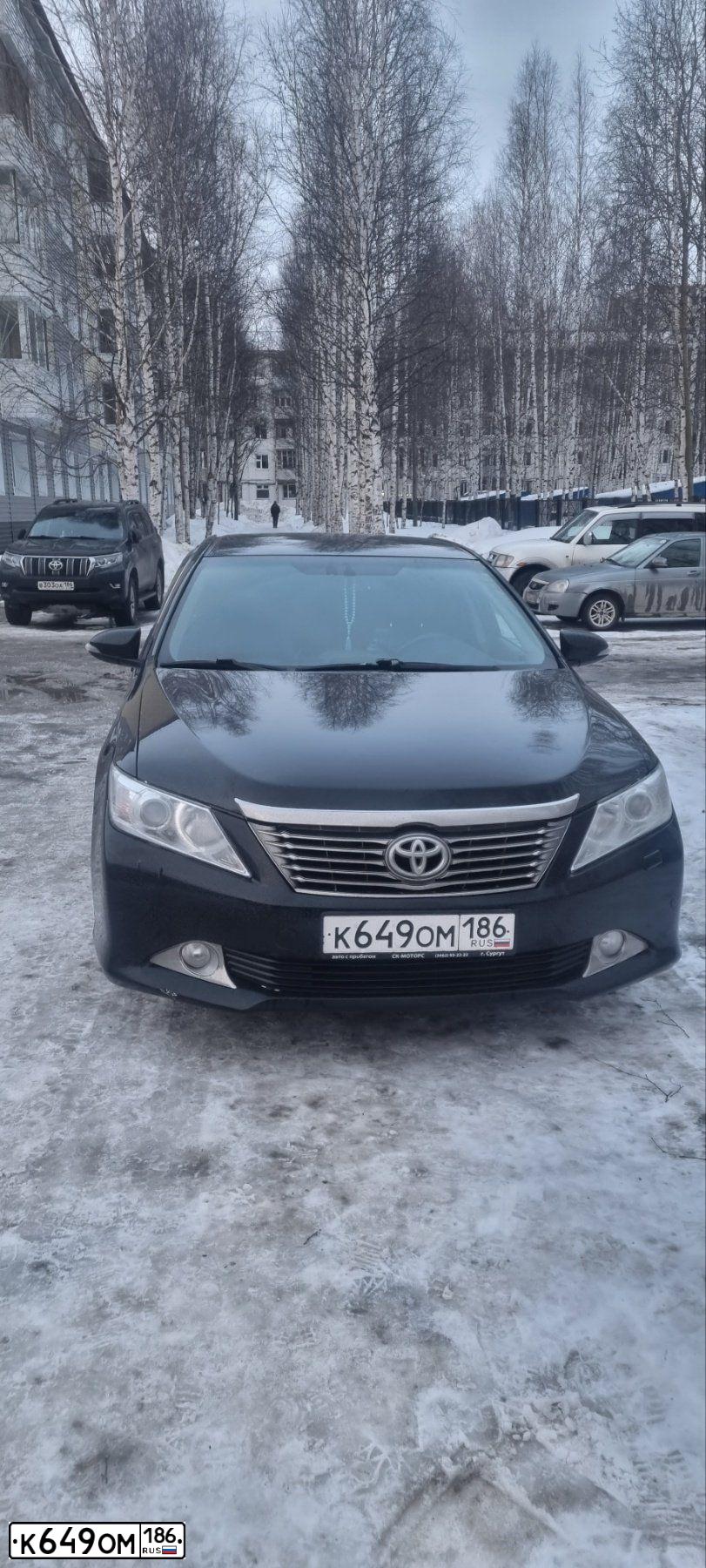 Фото автомобиля TOYOTA CAMRY, 2013 — госномер О009СХ72. Цвет: ЧЕРНЫЙ МЕТАЛЛИК