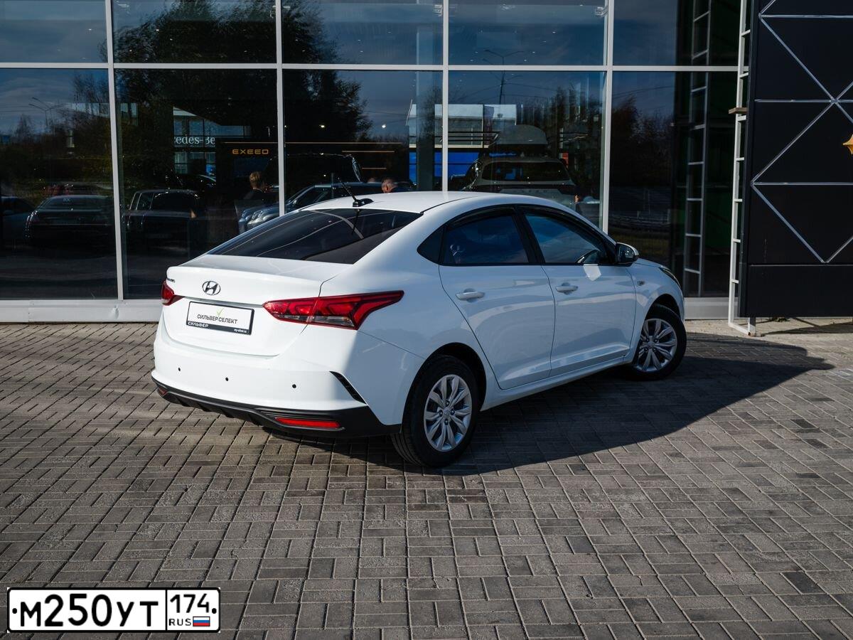 Фото автомобиля HYUNDAI SOLARIS, 2020 — госномер М250УТ174. Цвет: Белый