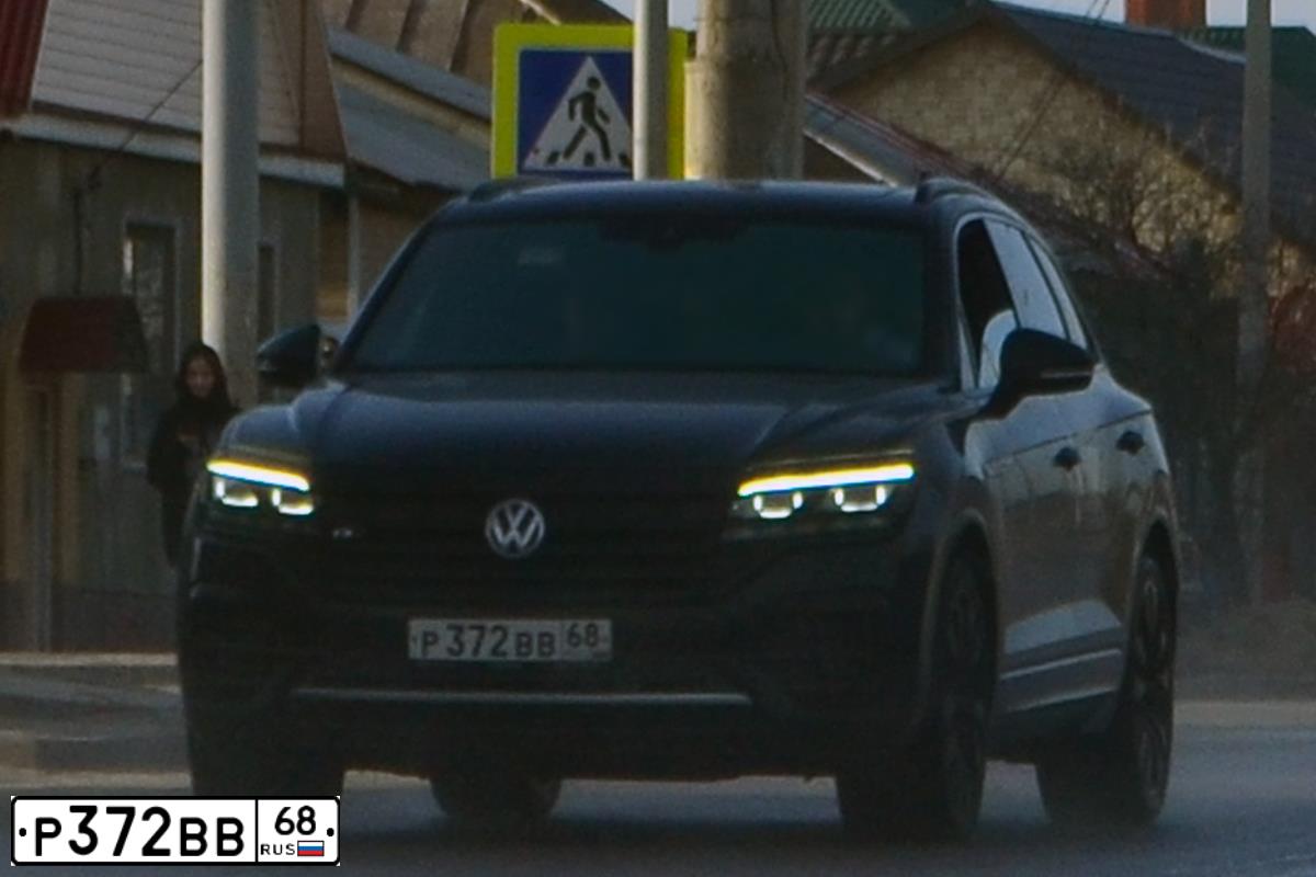 Фото автомобиля VOLKSWAGEN TOUAREG, 2020 — госномер С008ТС70. Цвет: ЧЕРНЫЙ
