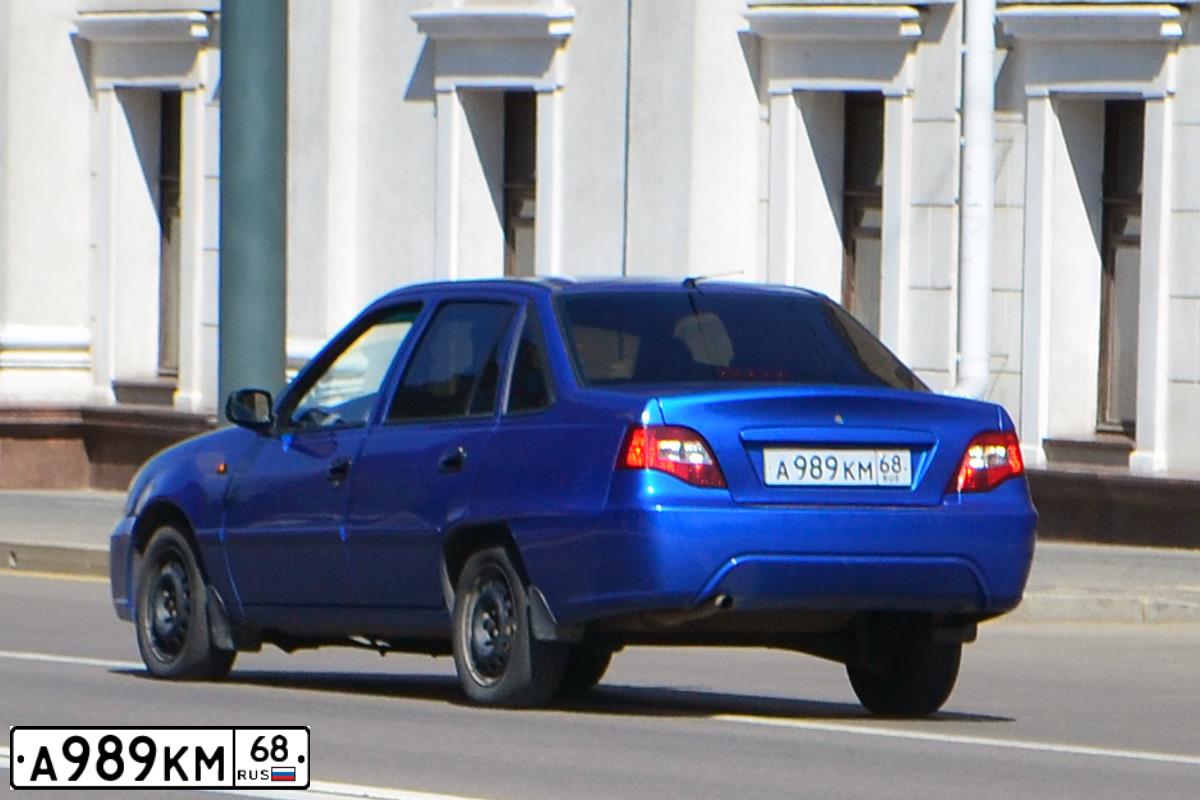 Фото автомобиля FORD FOCUS, 2013 — госномер А989КМ68. Цвет: СЕРО-КОРИЧНЕВЫЙ