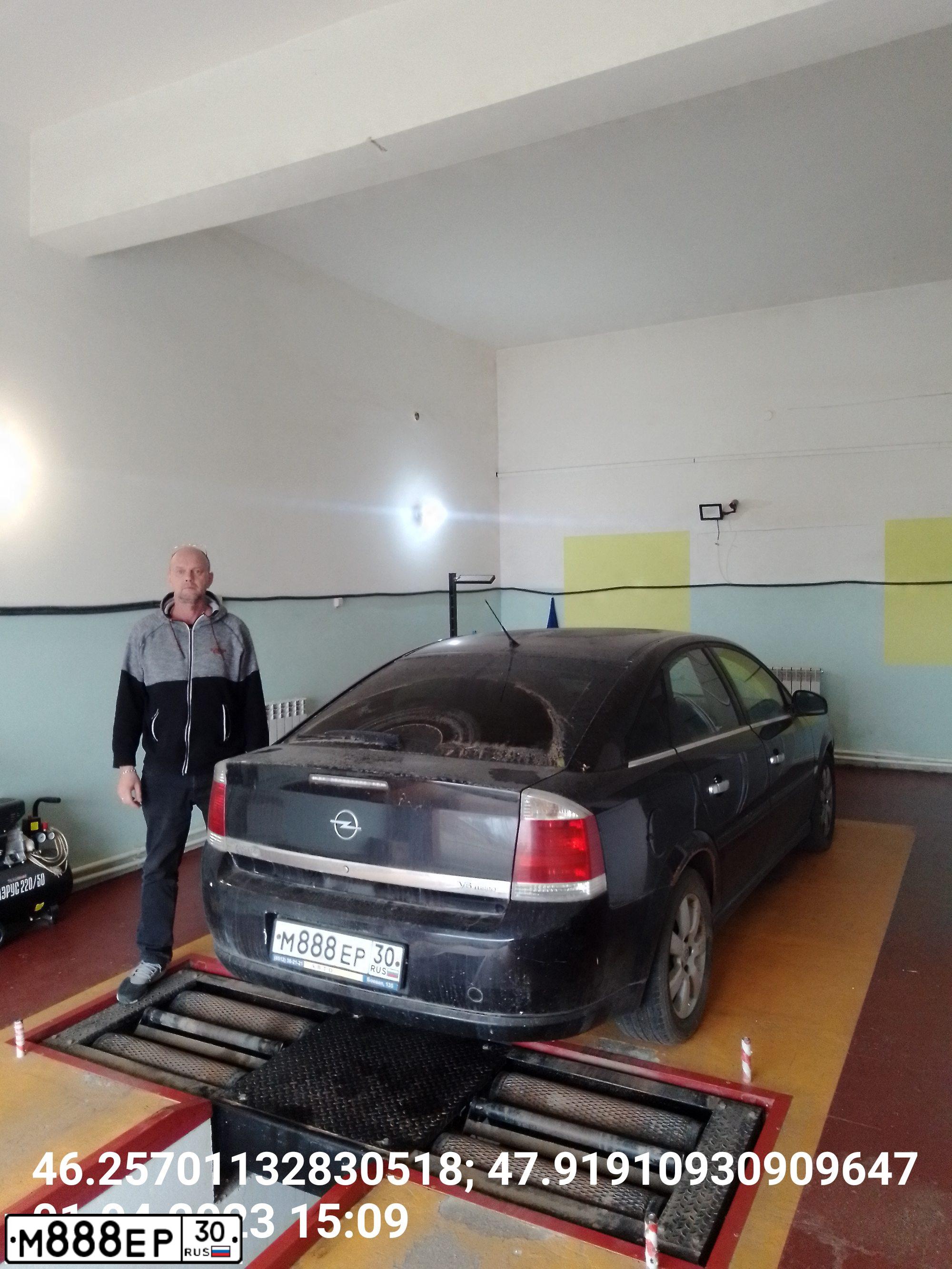 Фото автомобиля OPEL VECTRA, 2006 — госномер М888ЕР30. Цвет: ЧЕРНЫЙ