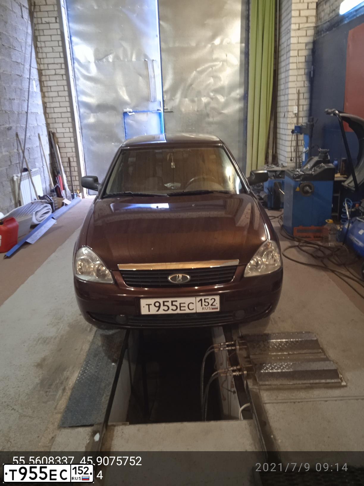 Фото автомобиля LADA 2172 PRIORA, 2011 — госномер Т955ЕС152. Цвет: ТЕМНО-ВИШНЕВЫЙ