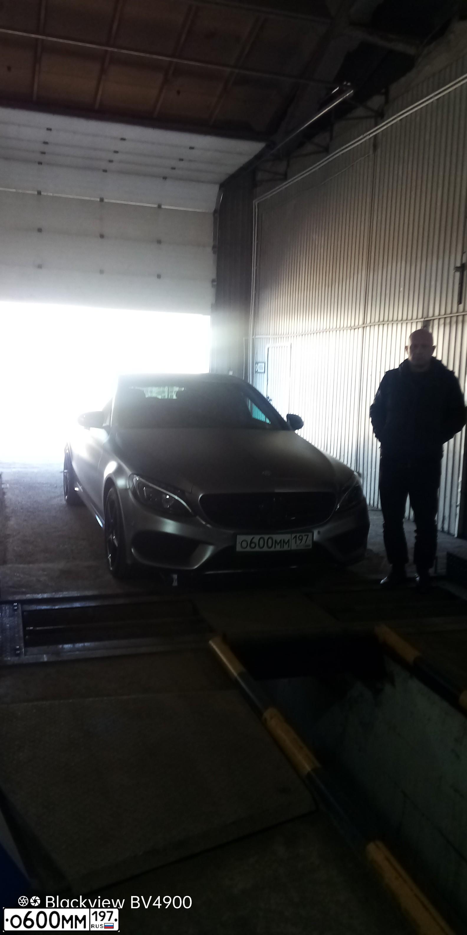 Фото автомобиля MERCEDES-BENZ C180, 2015 — госномер А626МВ252. Цвет: СЕРЫЙ МАТОВЫЙ