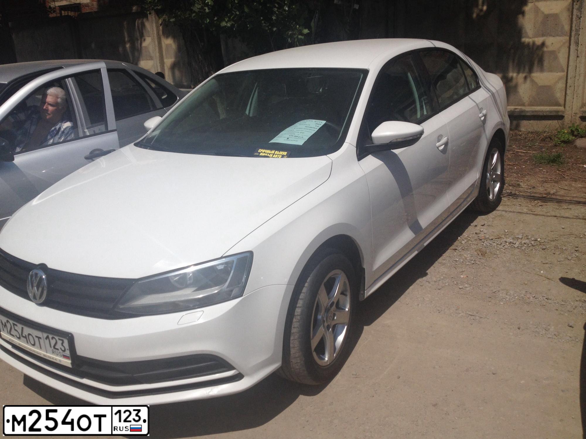 Фото автомобиля VOLKSWAGEN JETTA, 2015 — госномер А850КО126. Цвет: Темно-синий