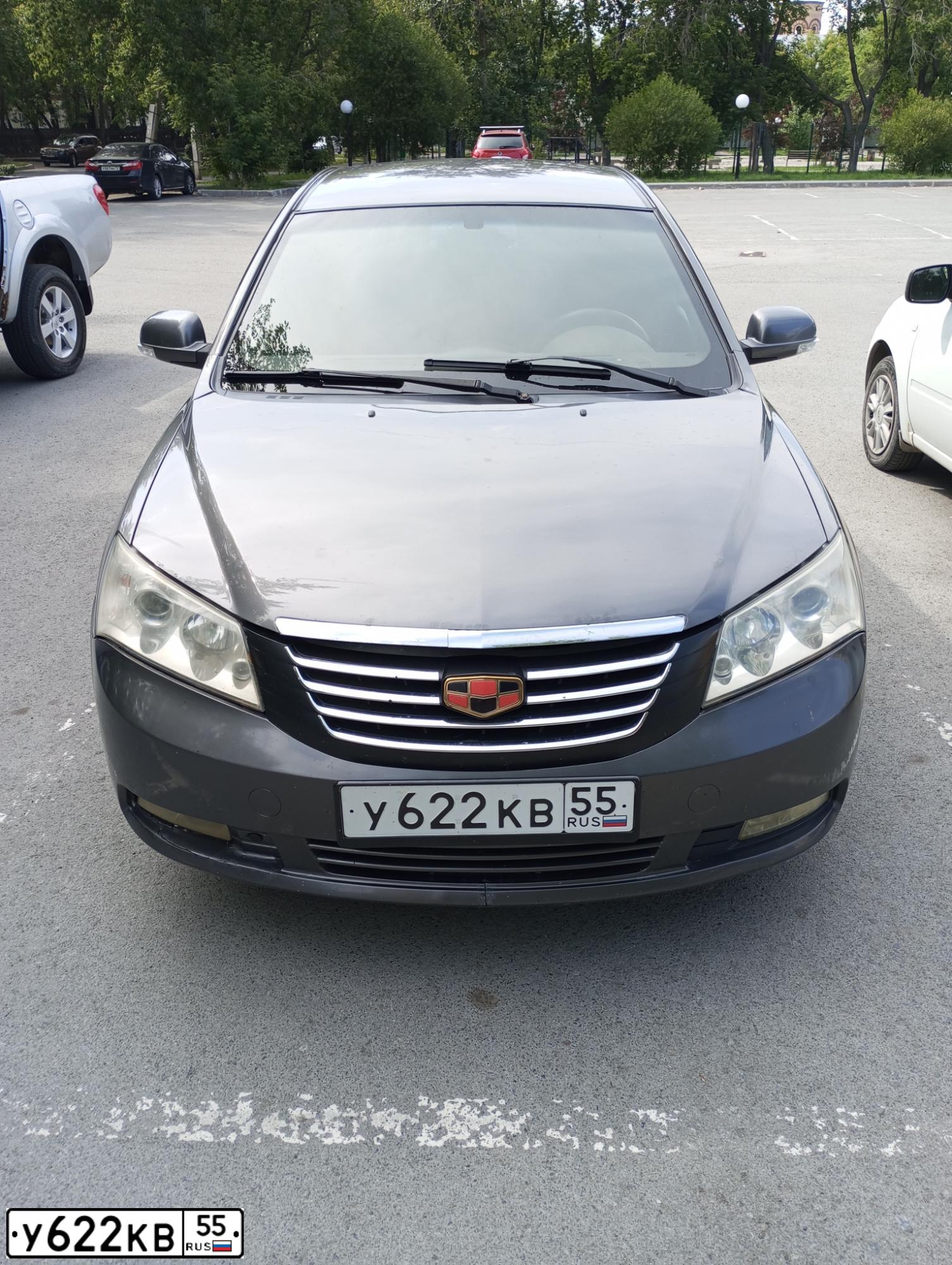 Фото автомобиля GEELY EMGRAND, 2013 — госномер Х772УР72. Цвет: СТАЛЬНОЙ СЕРЫЙ