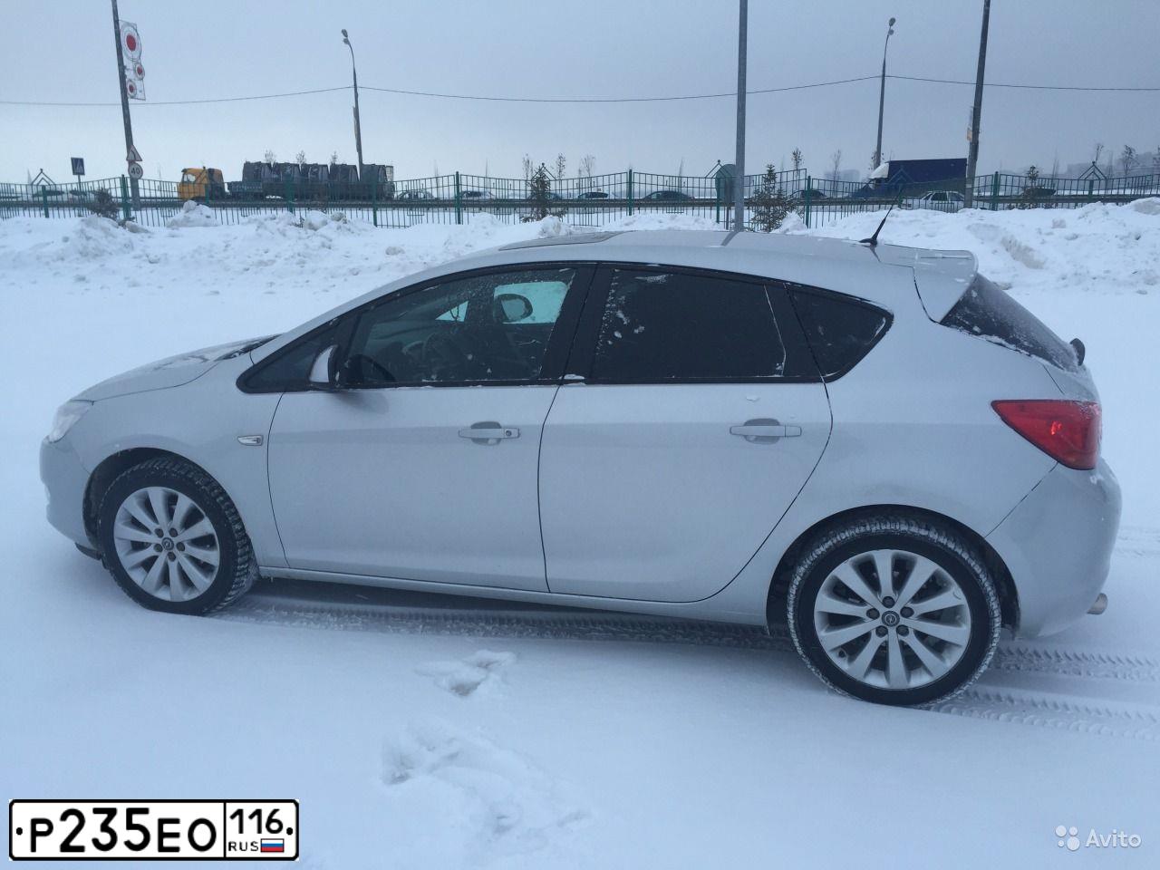 Фото автомобиля OPEL ASTRA, 2011 — госномер Р472РТ46. Цвет: СЕРЕБРИСТЫЙ