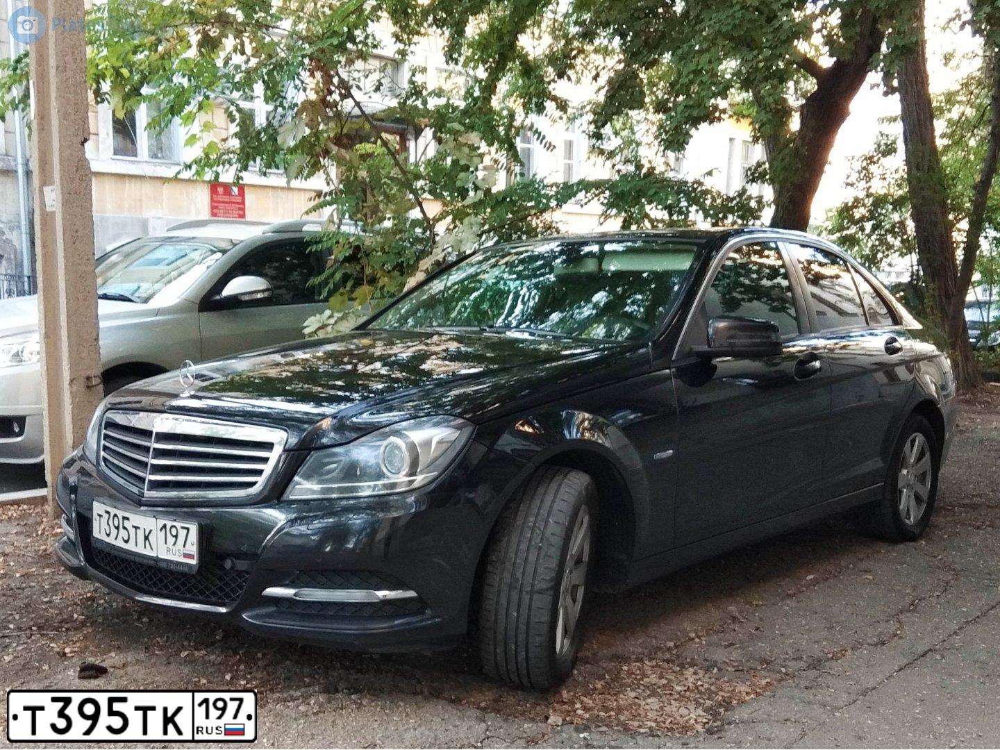Фото автомобиля MERCEDES C-KLASSE, 2011 — госномер Е836УВ82. Цвет: ЧЕРНЫЙ