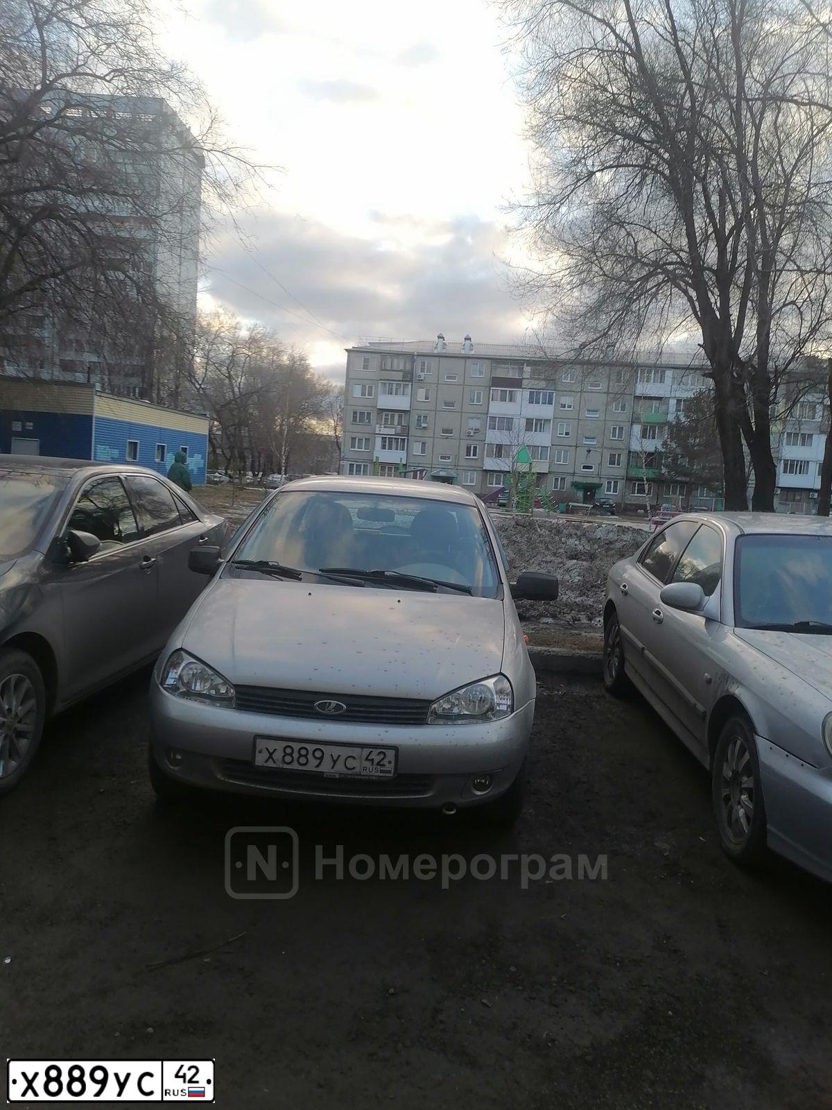 Фото автомобиля LADA 1117 KALINA, 2010 — госномер Х889УС42. Цвет: СЕРЕБРИСТЫЙ