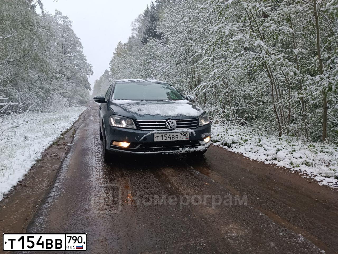 Фото автомобиля VOLKSWAGEN PASSAT, 2012 — госномер Т154ВВ790. Цвет: СЕРЫЙ