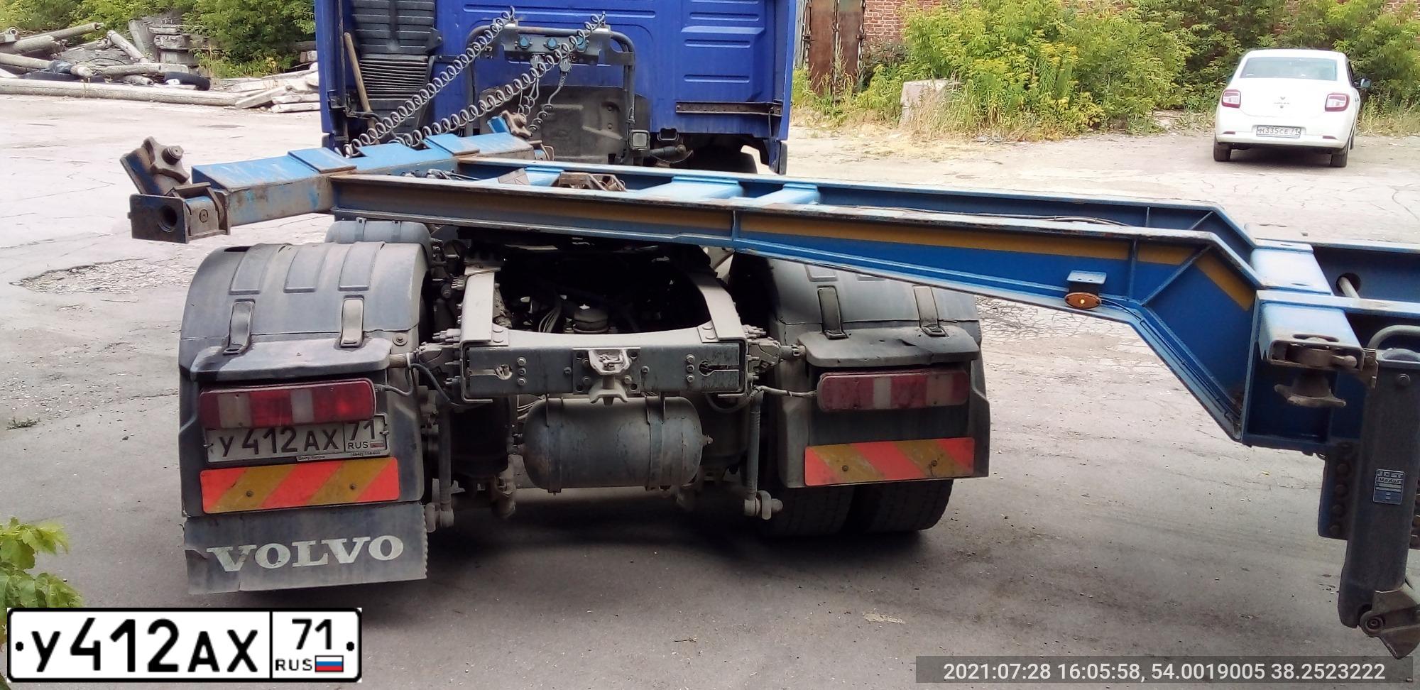 Фото автомобиля VOLVO SERIE FM /4X2/, 2011 — госномер Е003РН197. Цвет: синий