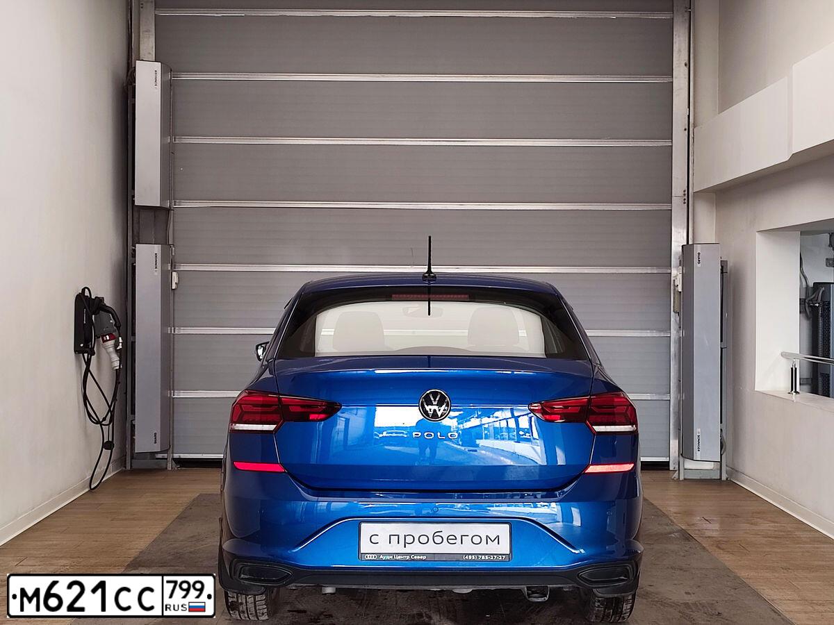 Фото автомобиля ФОЛЬКСВАГЕН ПОЛО, 2021 — госномер Р992УТ18. Цвет: синий