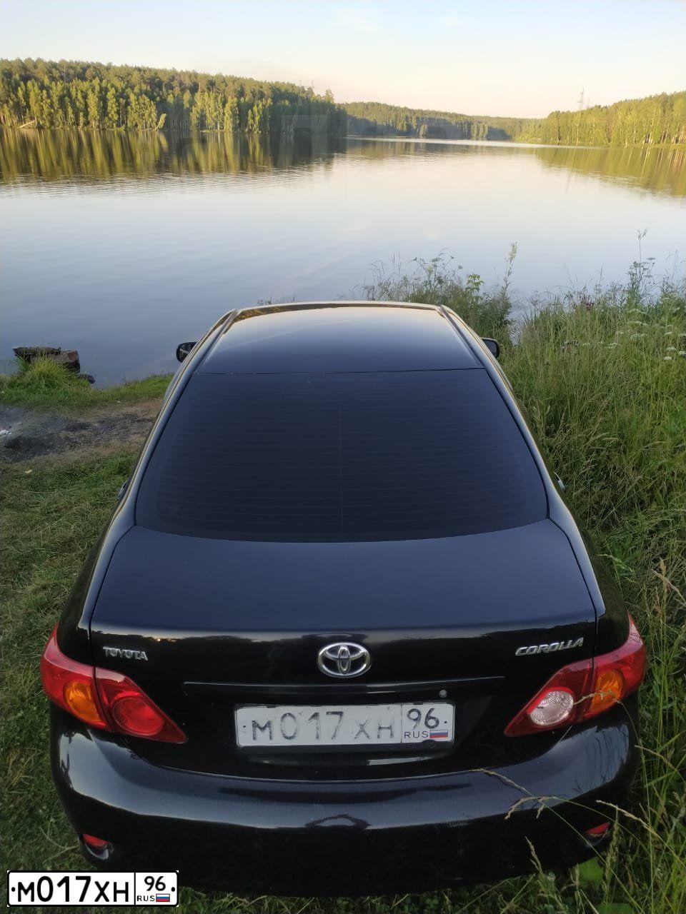Фото автомобиля TOYOTA COROLLA, 2008 — госномер М017ХН96. Цвет: ЧЕРНЫЙ