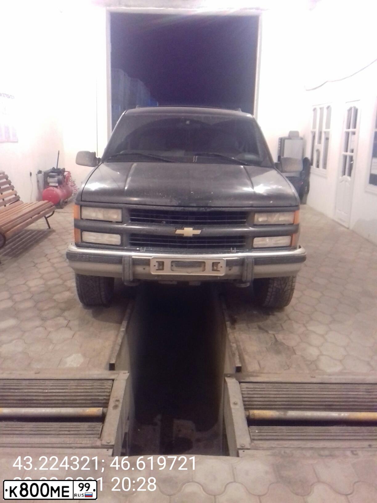 Фото автомобиля ШЕВРОЛЕ TAHOE, 1999 — госномер Р258УС05. Цвет: ЧЕРНЫЙ