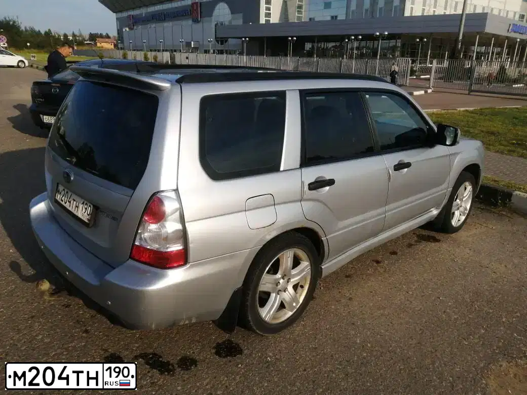 Фото автомобиля SUBARU FORESTER, 2006 — госномер М867ХВ154. Цвет: СЕРЕБРИСТЫЙ