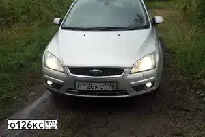 Фото автомобиля FORD FOCUS, 2006 — госномер О126КС178. Цвет: СЕРЕБРИСТЫЙ