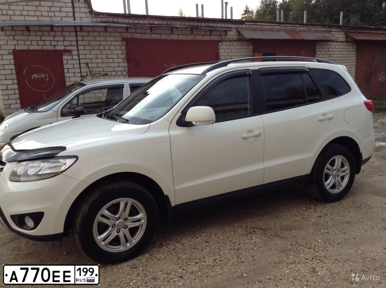 Фото автомобиля HYUNDAI SANTA FE, 2011 — госномер М151АА750. Цвет: БЕЛЫЙ