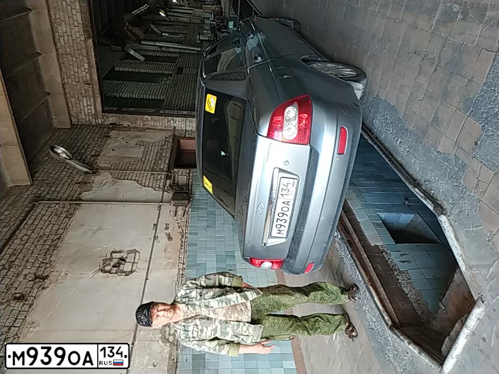 Фото автомобиля LADA 2170 PRIORA, 2008 — госномер М939ОА134. Цвет: СЕРЕБРИСТО-СЕРО-ЗЕЛЕНЫЙ