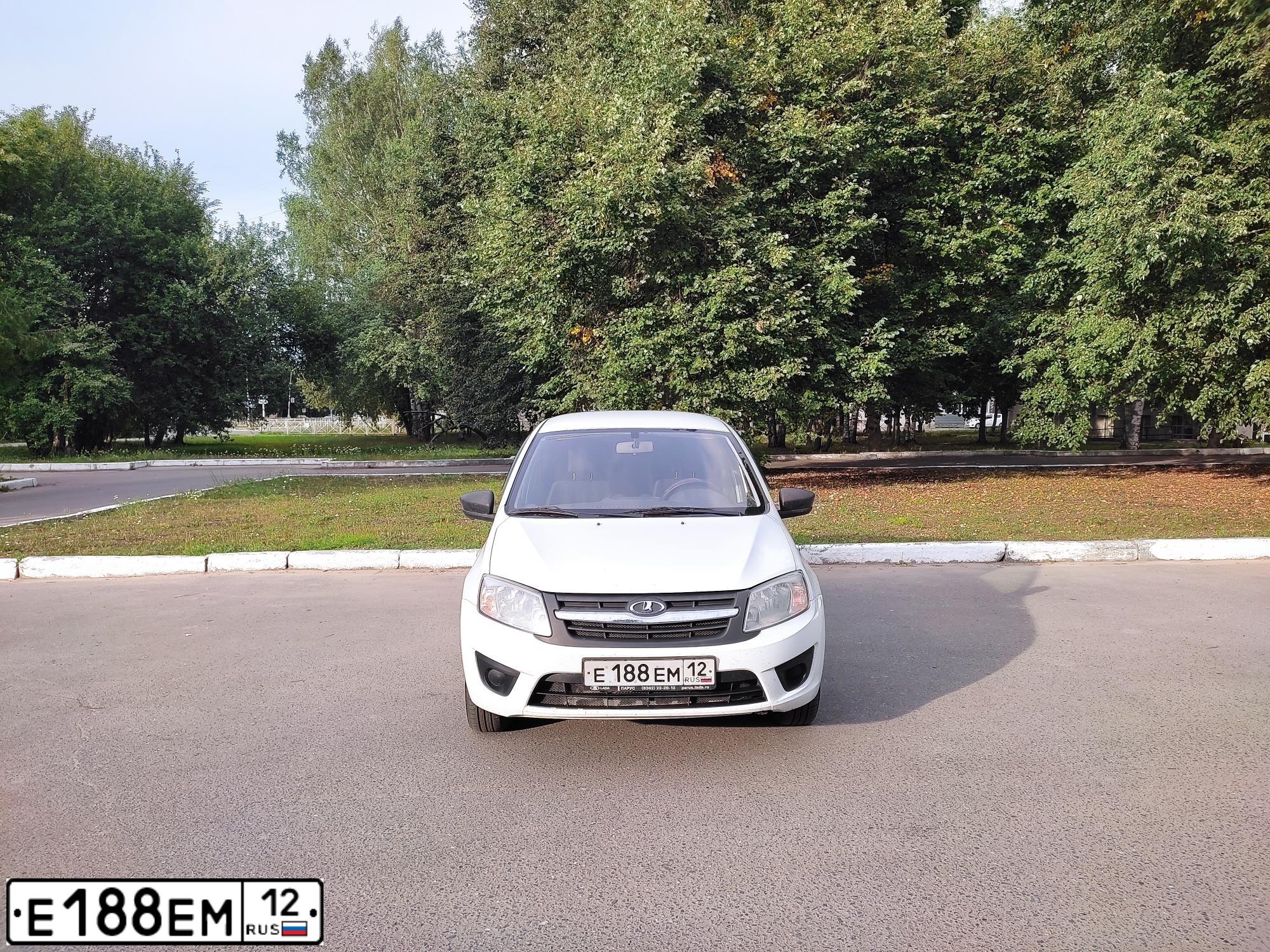 Фото автомобиля LADA 2191 GRANTA, 2017 — госномер Е188ЕМ12. Цвет: БЕЛЫЙ