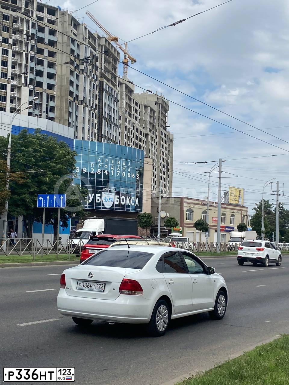 Фото автомобиля VOLKSWAGEN POLO, 2014 — госномер Р336НТ123. Цвет: БЕЛЫЙ