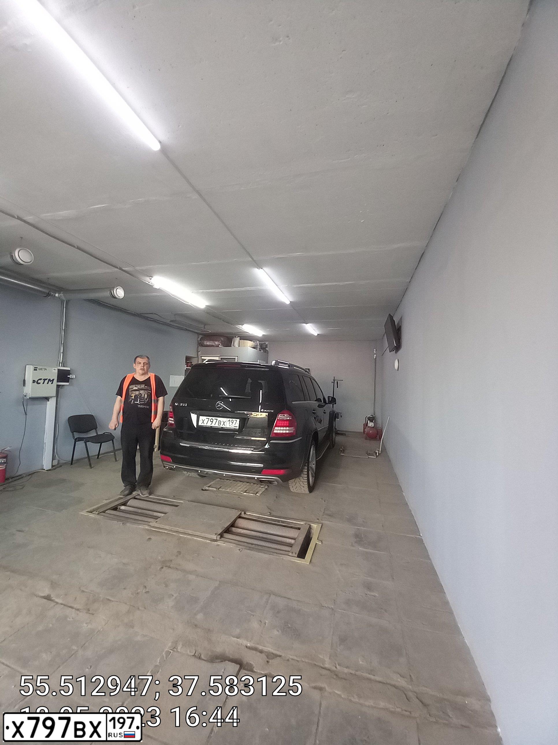 Фото автомобиля MERCEDES-BENZ GL320, 2011 — госномер М994АМ13. Цвет: ЧЕРНЫЙ