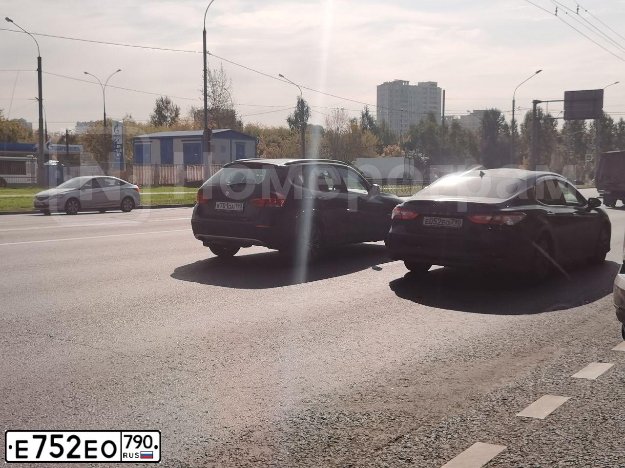 Фото автомобиля БМВ X6 XDRIVE 35I, 2009 — госномер Н704РХ21. Цвет: синий