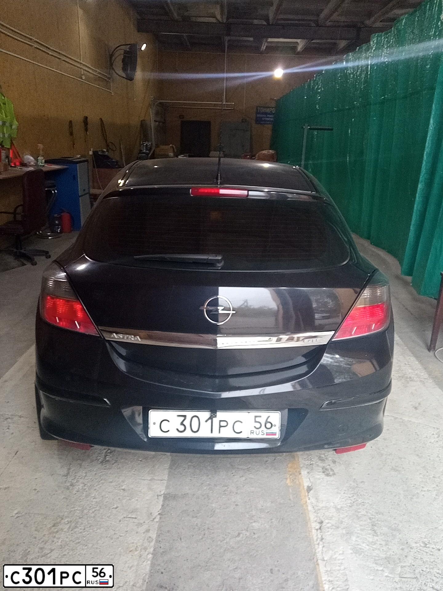 Фото автомобиля OPEL ASTRA, 2010 — госномер С301РС56. Цвет: ЧЕРНЫЙ