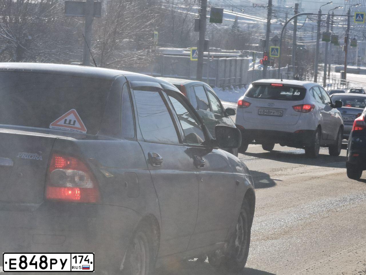 Фото автомобиля HYUNDAI IX35, 2013 — госномер Е848РУ174. Цвет: Белый
