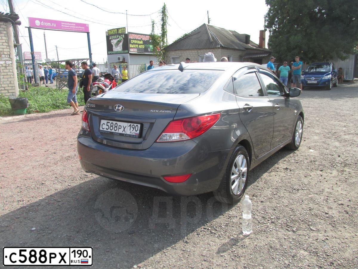 Фото автомобиля HYUNDAI SOLARIS, 2011 — госномер С588РХ190. Цвет: Серый
