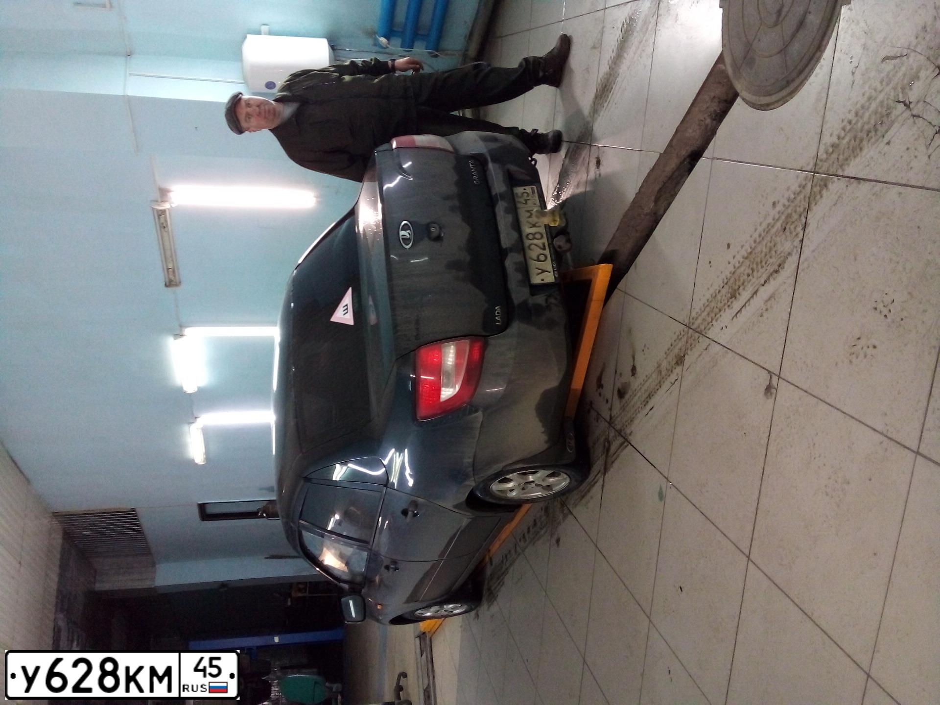 Фото автомобиля LADA 2190 GRANTA, 2012 — госномер У628КМ45. Цвет: СИНЕ- ЧЕРНЫЙ