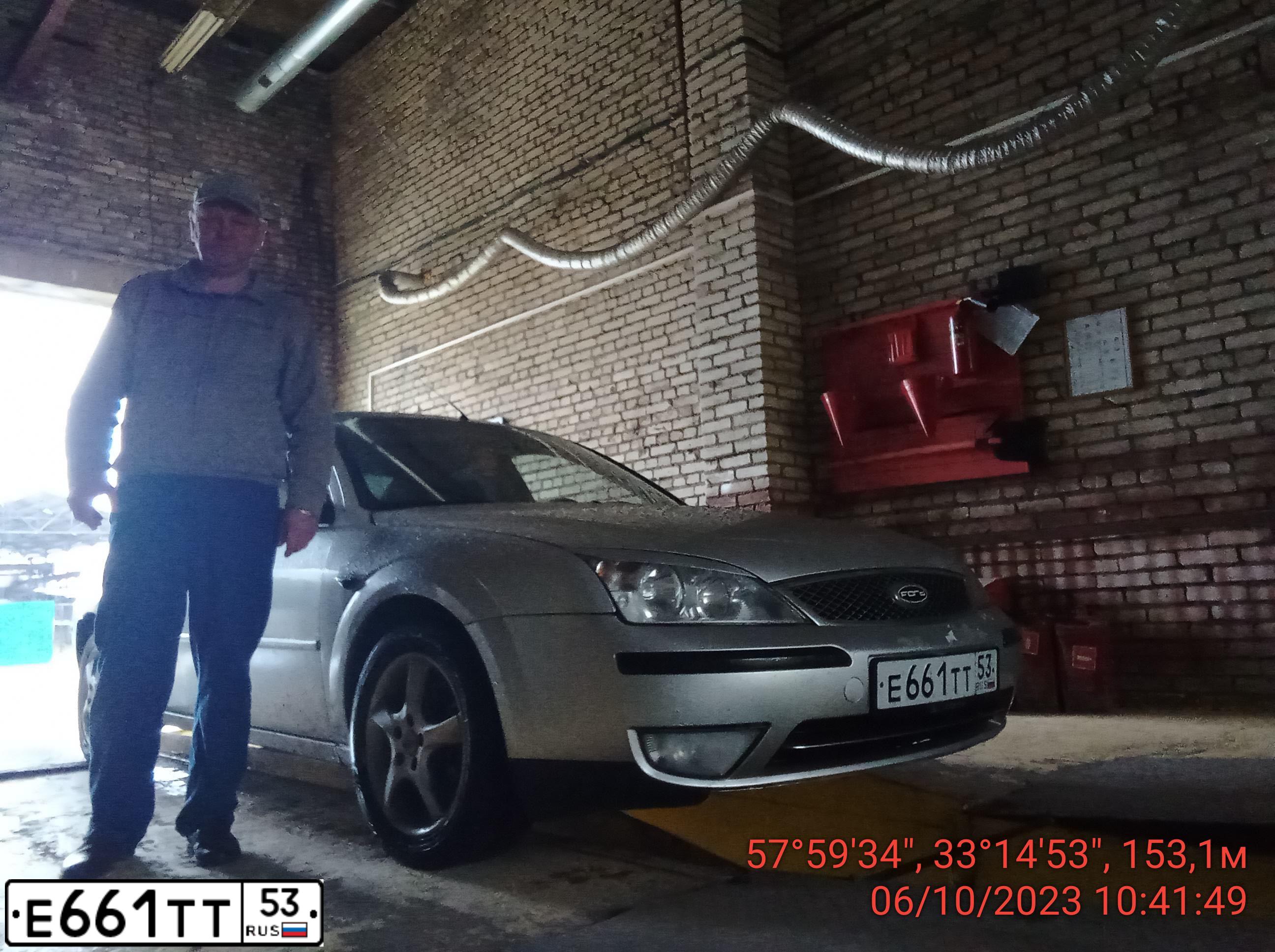 Фото автомобиля FORD MONDEO, 2001 — госномер Е661ТТ53. Цвет: Серебристый