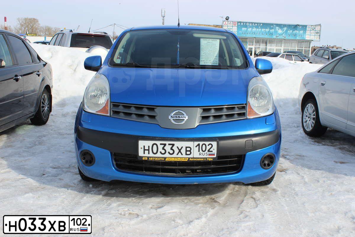 Фото автомобиля NISSAN NOTE, 2006 — госномер Н033ХВ102. Цвет: ЯРКО-СИНИЙ
